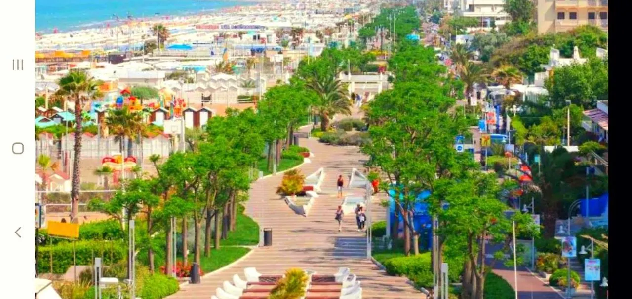 Suite Vista Mare In Viale Ceccarini Angolo Dante Riccione 0*,  Itália